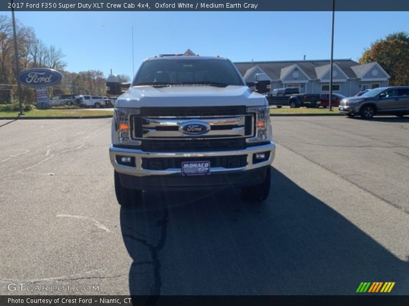 Oxford White / Medium Earth Gray 2017 Ford F350 Super Duty XLT Crew Cab 4x4