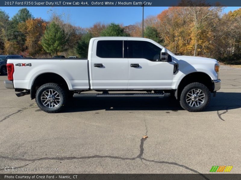Oxford White / Medium Earth Gray 2017 Ford F350 Super Duty XLT Crew Cab 4x4