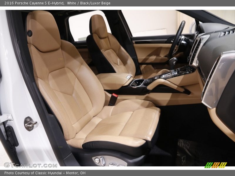 White / Black/Luxor Beige 2016 Porsche Cayenne S E-Hybrid