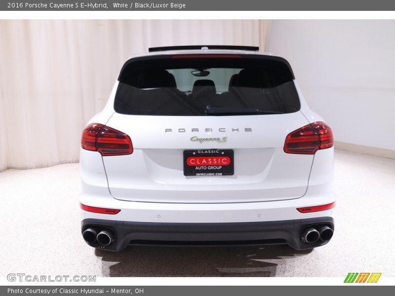 White / Black/Luxor Beige 2016 Porsche Cayenne S E-Hybrid
