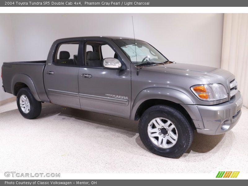 Phantom Gray Pearl / Light Charcoal 2004 Toyota Tundra SR5 Double Cab 4x4