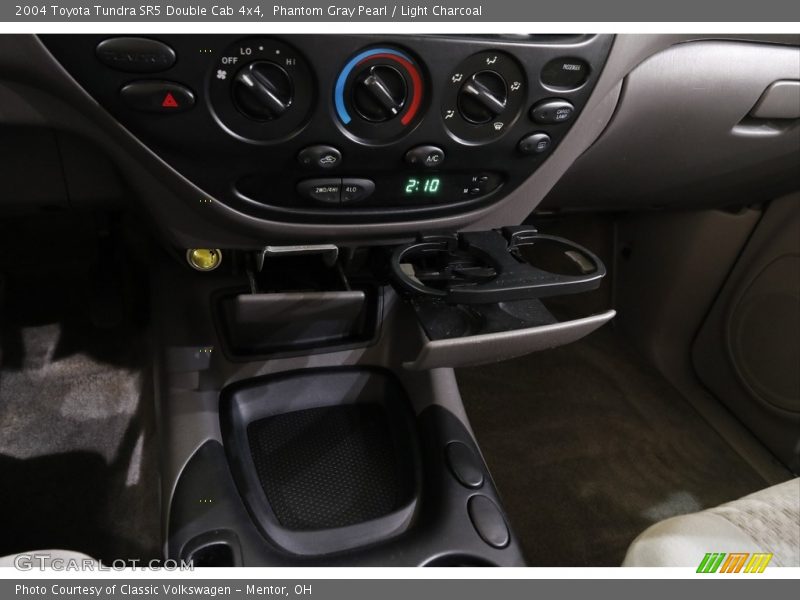 Phantom Gray Pearl / Light Charcoal 2004 Toyota Tundra SR5 Double Cab 4x4