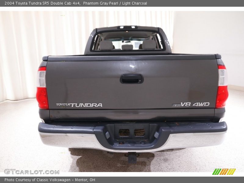 Phantom Gray Pearl / Light Charcoal 2004 Toyota Tundra SR5 Double Cab 4x4