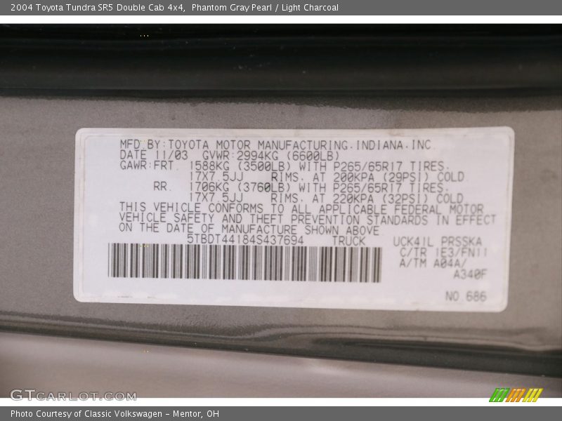 Phantom Gray Pearl / Light Charcoal 2004 Toyota Tundra SR5 Double Cab 4x4