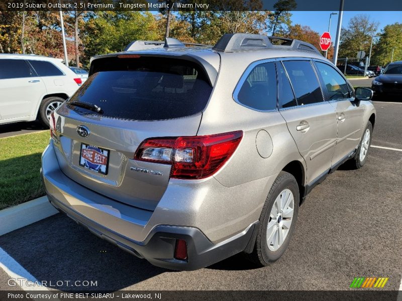 Tungsten Metallic / Warm Ivory 2019 Subaru Outback 2.5i Premium
