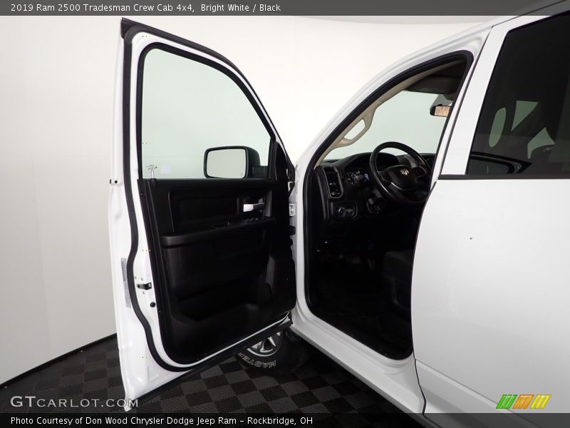 Bright White / Black 2019 Ram 2500 Tradesman Crew Cab 4x4