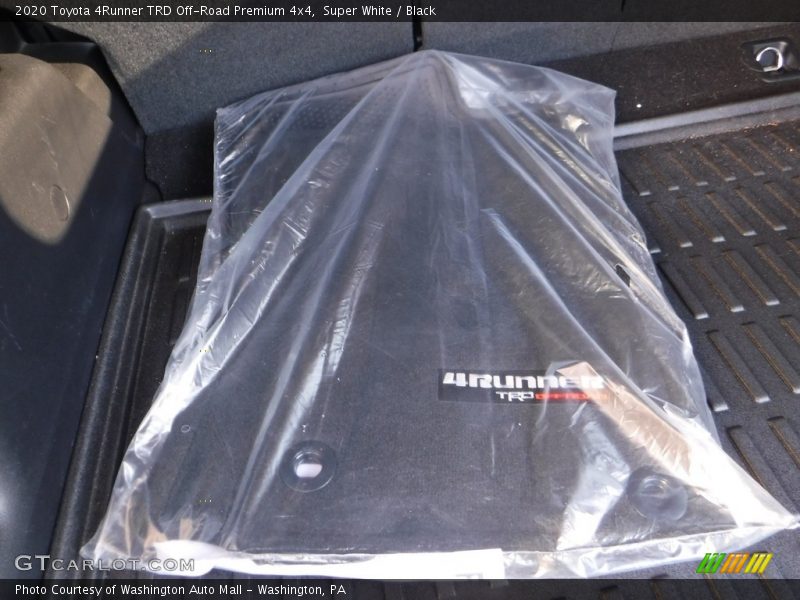 Super White / Black 2020 Toyota 4Runner TRD Off-Road Premium 4x4