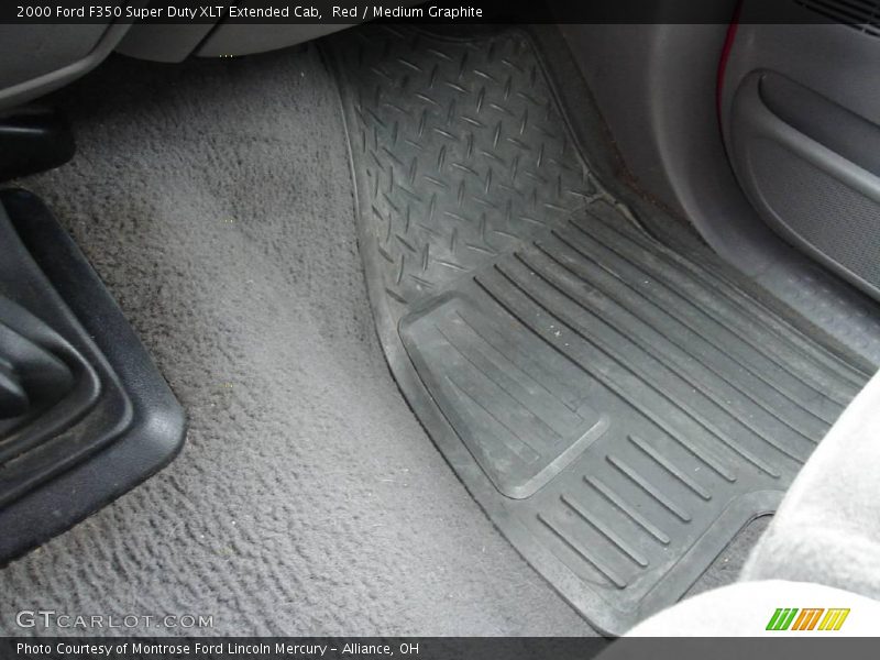 Red / Medium Graphite 2000 Ford F350 Super Duty XLT Extended Cab