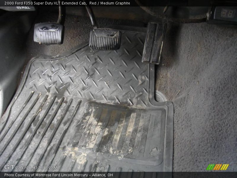 Red / Medium Graphite 2000 Ford F350 Super Duty XLT Extended Cab