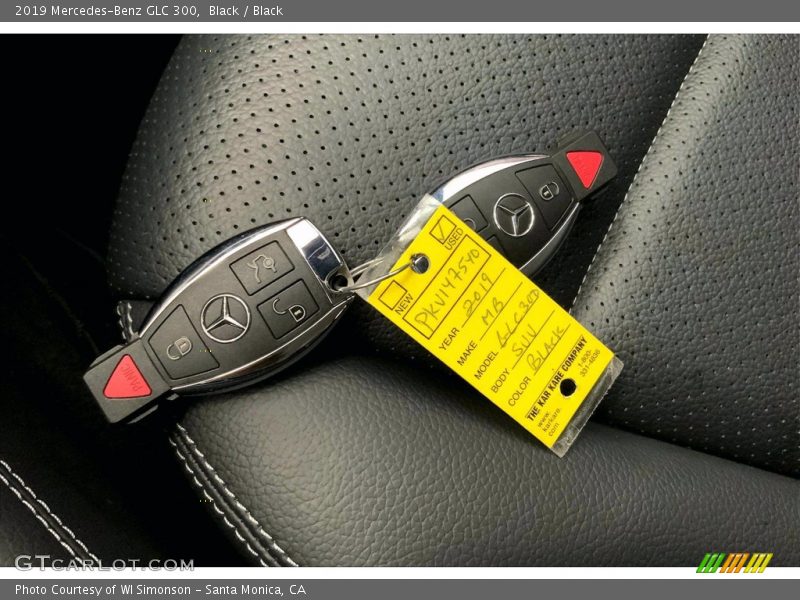 Black / Black 2019 Mercedes-Benz GLC 300