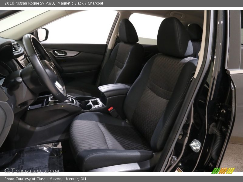 Magnetic Black / Charcoal 2018 Nissan Rogue SV AWD