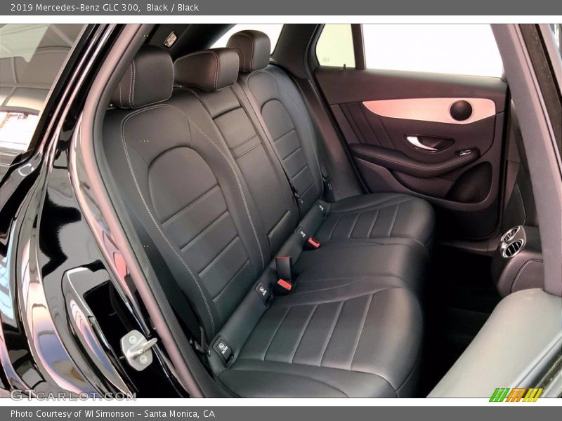 Black / Black 2019 Mercedes-Benz GLC 300