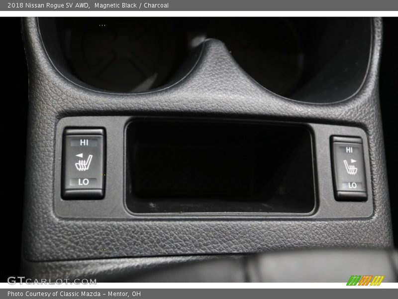 Magnetic Black / Charcoal 2018 Nissan Rogue SV AWD