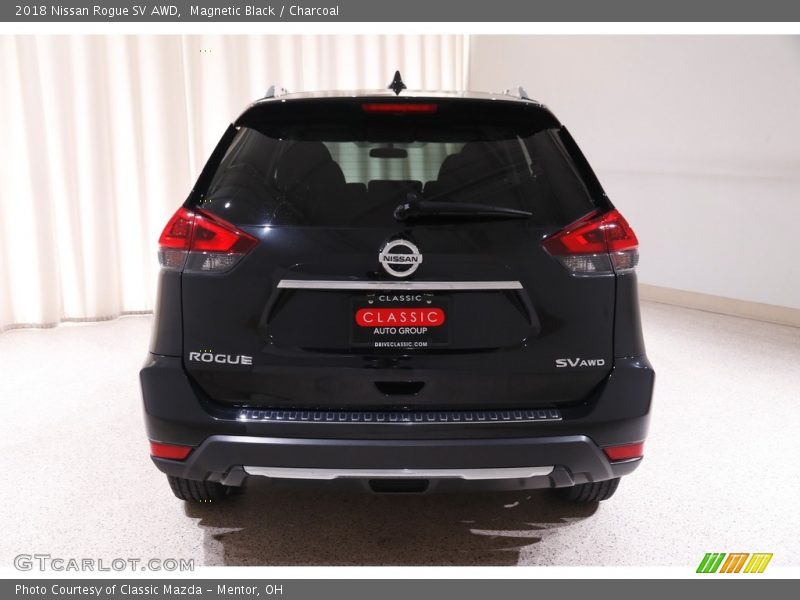 Magnetic Black / Charcoal 2018 Nissan Rogue SV AWD