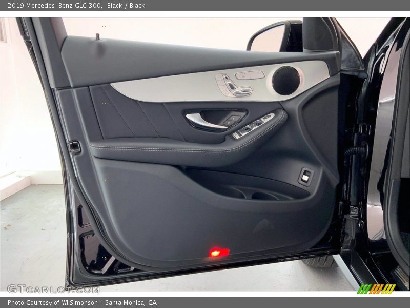 Black / Black 2019 Mercedes-Benz GLC 300