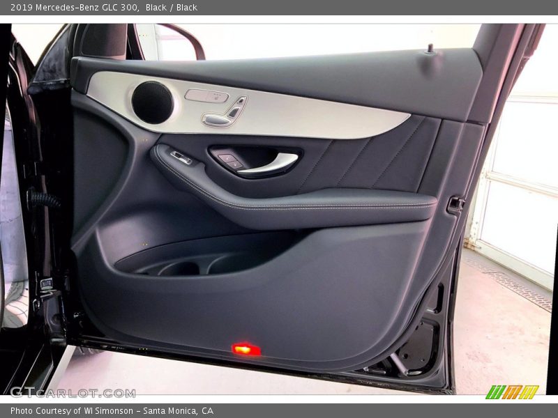 Black / Black 2019 Mercedes-Benz GLC 300