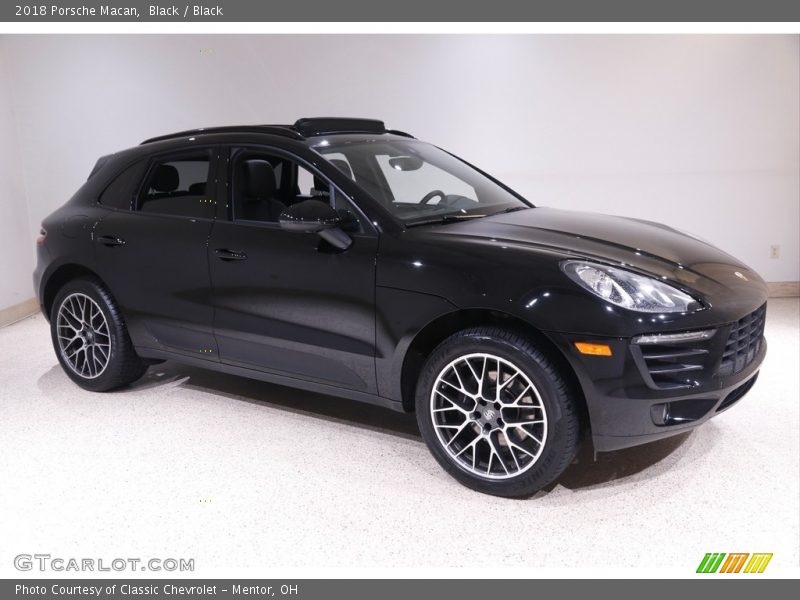 Black / Black 2018 Porsche Macan