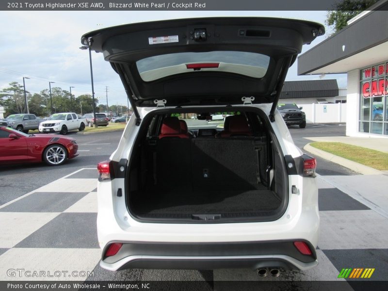 Blizzard White Pearl / Cockpit Red 2021 Toyota Highlander XSE AWD