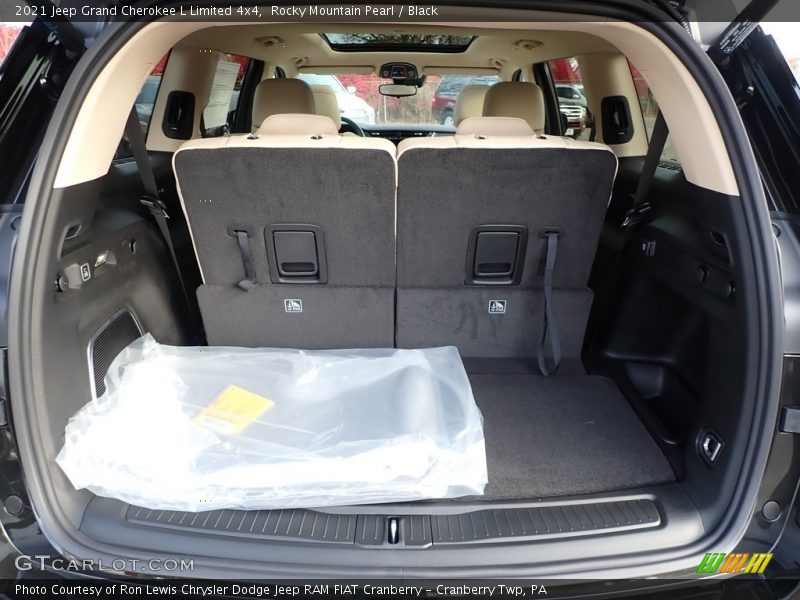  2021 Grand Cherokee L Limited 4x4 Trunk