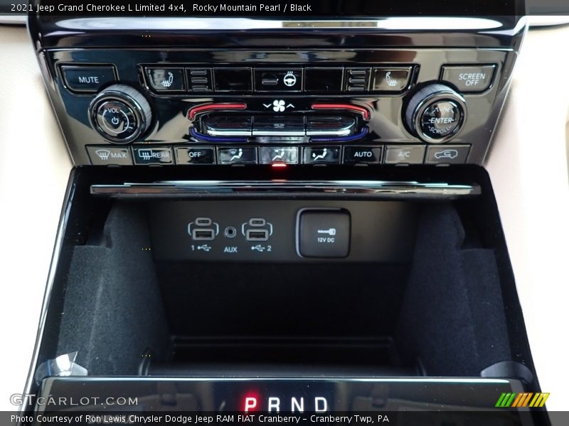 Controls of 2021 Grand Cherokee L Limited 4x4