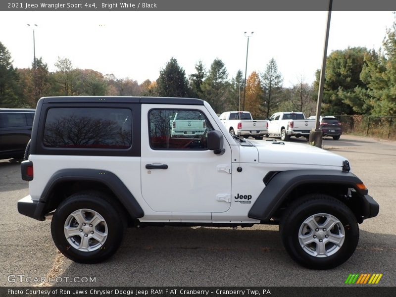 Bright White / Black 2021 Jeep Wrangler Sport 4x4