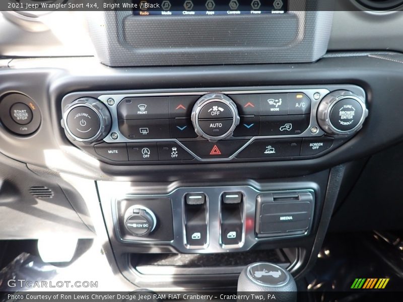 Controls of 2021 Wrangler Sport 4x4