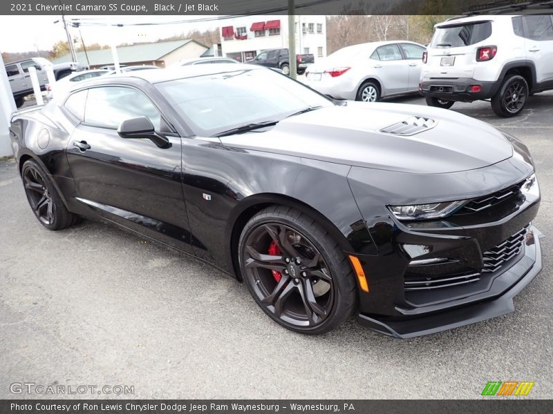 Front 3/4 View of 2021 Camaro SS Coupe