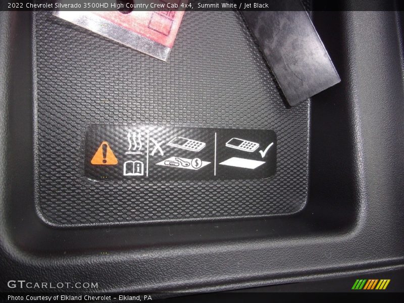 Summit White / Jet Black 2022 Chevrolet Silverado 3500HD High Country Crew Cab 4x4
