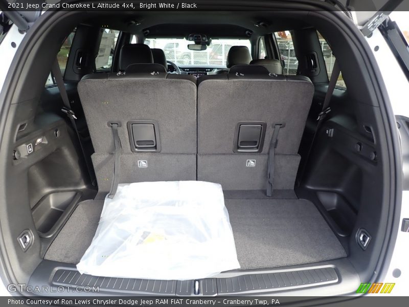  2021 Grand Cherokee L Altitude 4x4 Trunk