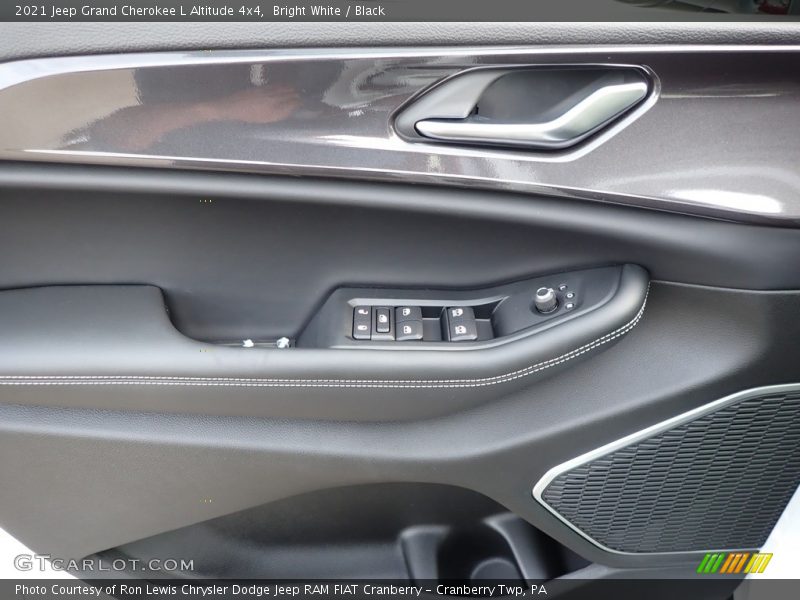 Door Panel of 2021 Grand Cherokee L Altitude 4x4
