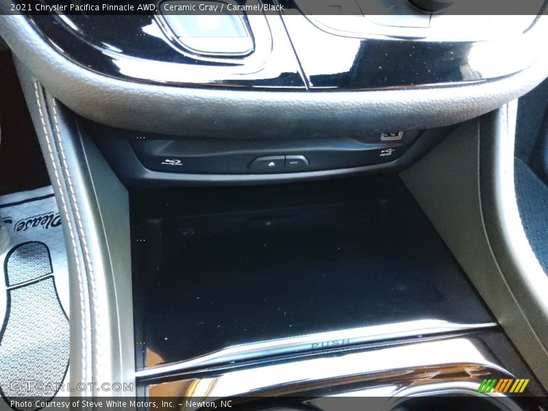 Ceramic Gray / Caramel/Black 2021 Chrysler Pacifica Pinnacle AWD
