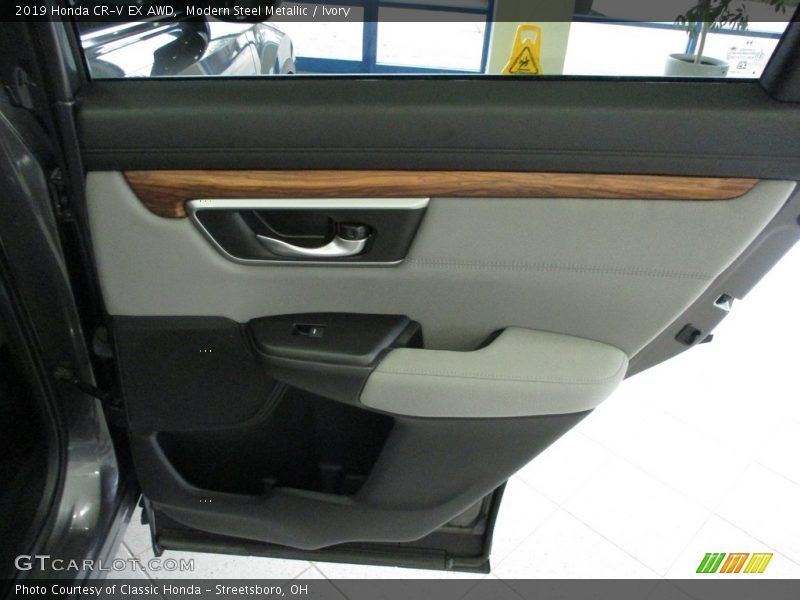 Modern Steel Metallic / Ivory 2019 Honda CR-V EX AWD