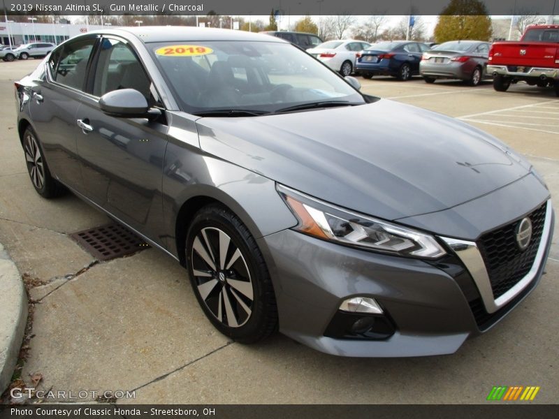 Front 3/4 View of 2019 Altima SL