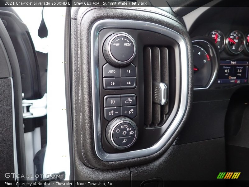 Summit White / Jet Black 2021 Chevrolet Silverado 2500HD LT Crew Cab 4x4