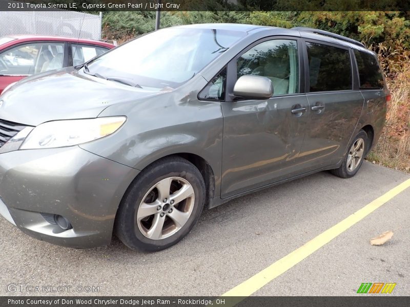Cypress Green Pearl / Light Gray 2011 Toyota Sienna LE