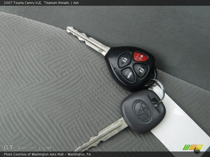 Titanium Metallic / Ash 2007 Toyota Camry XLE