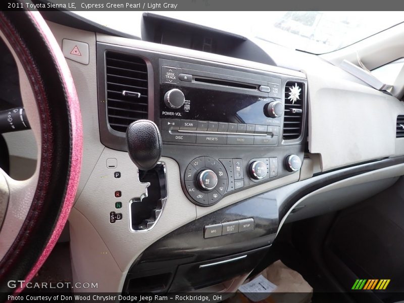 Cypress Green Pearl / Light Gray 2011 Toyota Sienna LE