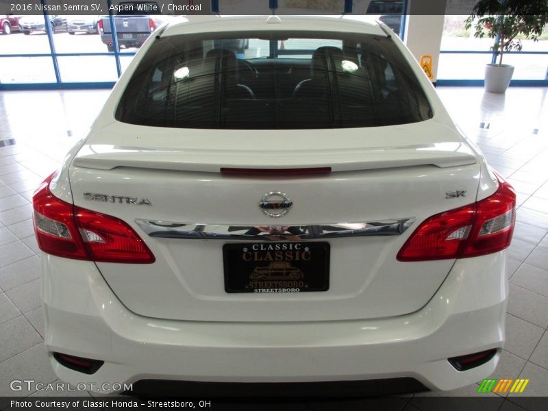Aspen White / Charcoal 2016 Nissan Sentra SV