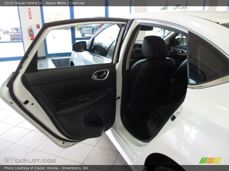 Aspen White / Charcoal 2016 Nissan Sentra SV