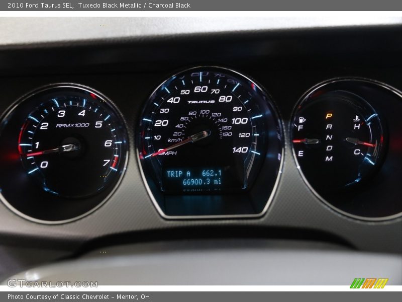 Tuxedo Black Metallic / Charcoal Black 2010 Ford Taurus SEL