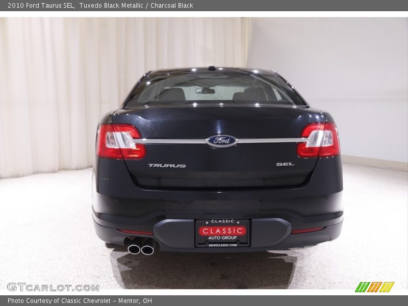 Tuxedo Black Metallic / Charcoal Black 2010 Ford Taurus SEL
