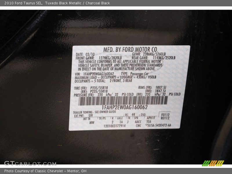 Tuxedo Black Metallic / Charcoal Black 2010 Ford Taurus SEL