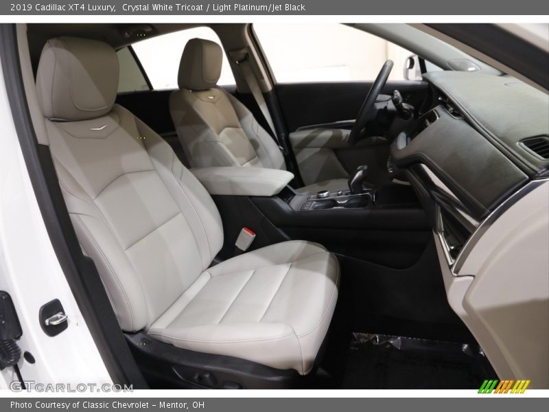Crystal White Tricoat / Light Platinum/Jet Black 2019 Cadillac XT4 Luxury