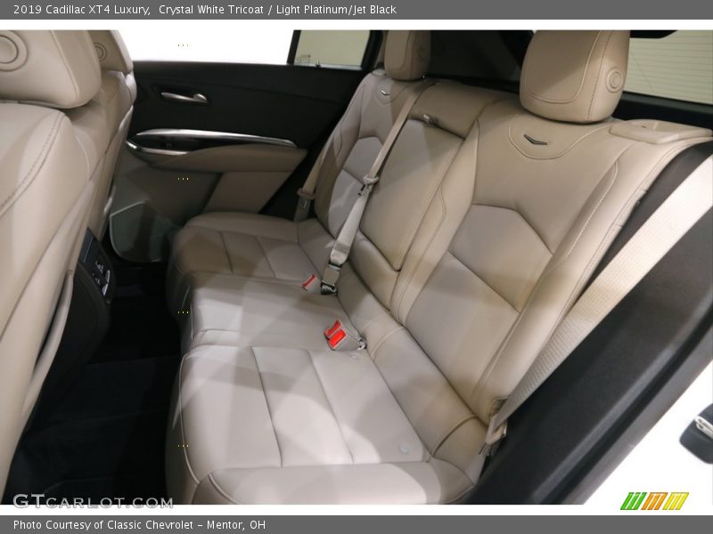 Crystal White Tricoat / Light Platinum/Jet Black 2019 Cadillac XT4 Luxury