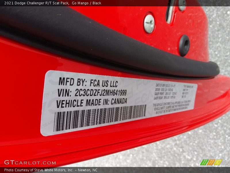 Go Mango / Black 2021 Dodge Challenger R/T Scat Pack