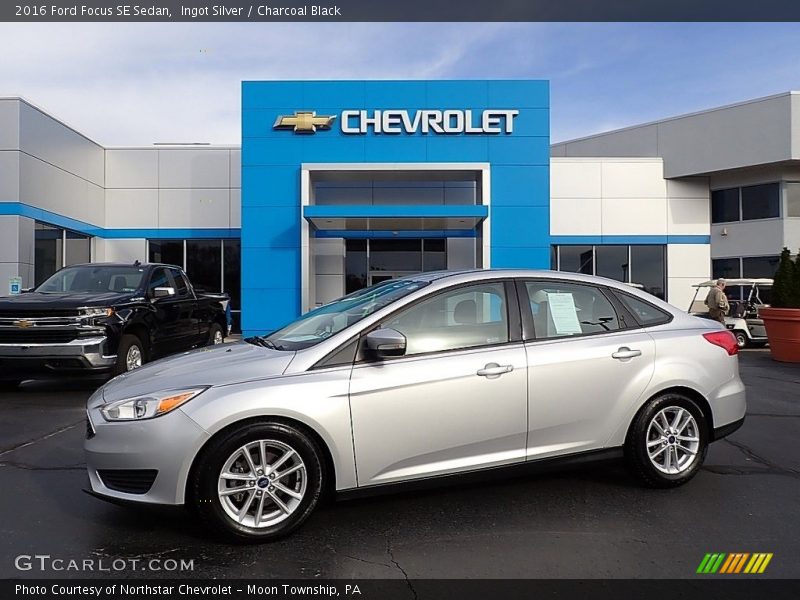 Ingot Silver / Charcoal Black 2016 Ford Focus SE Sedan