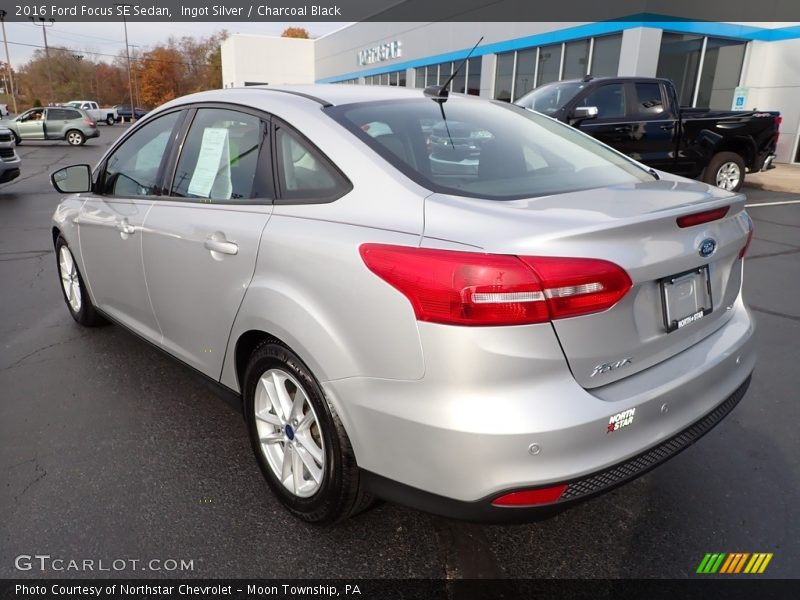 Ingot Silver / Charcoal Black 2016 Ford Focus SE Sedan