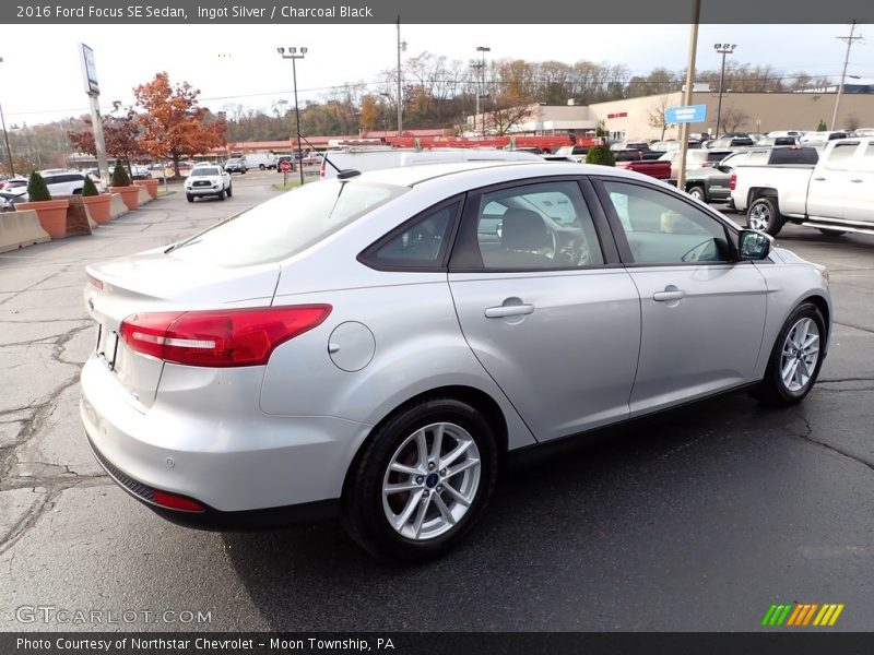 Ingot Silver / Charcoal Black 2016 Ford Focus SE Sedan