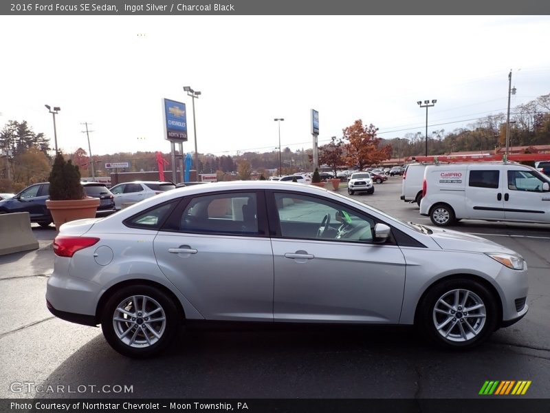 Ingot Silver / Charcoal Black 2016 Ford Focus SE Sedan