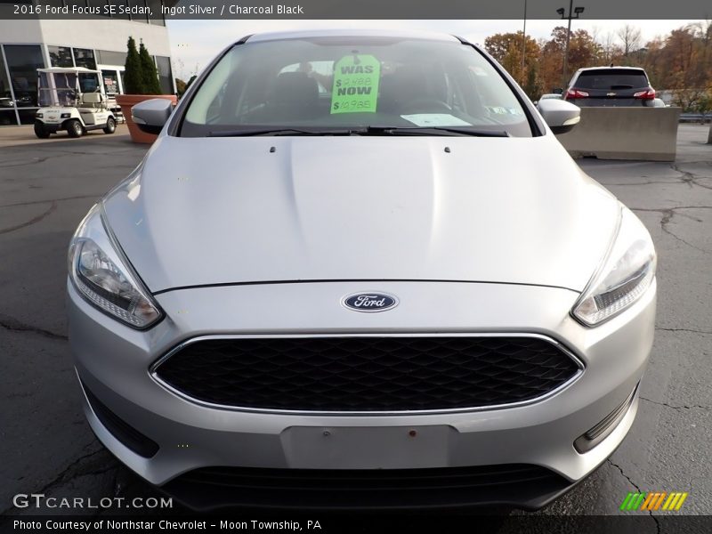 Ingot Silver / Charcoal Black 2016 Ford Focus SE Sedan